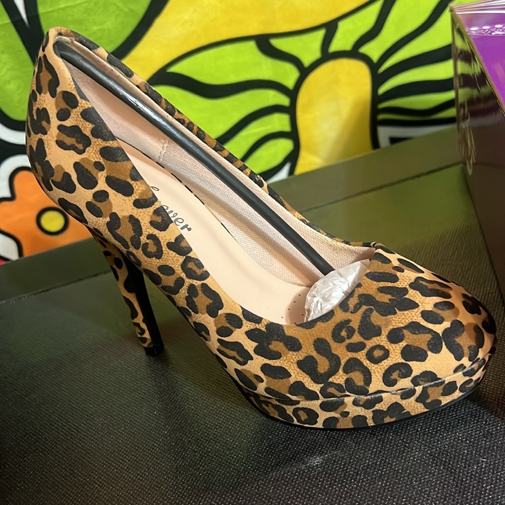 Women’s Leopard High Heels - Picture 3 of 5